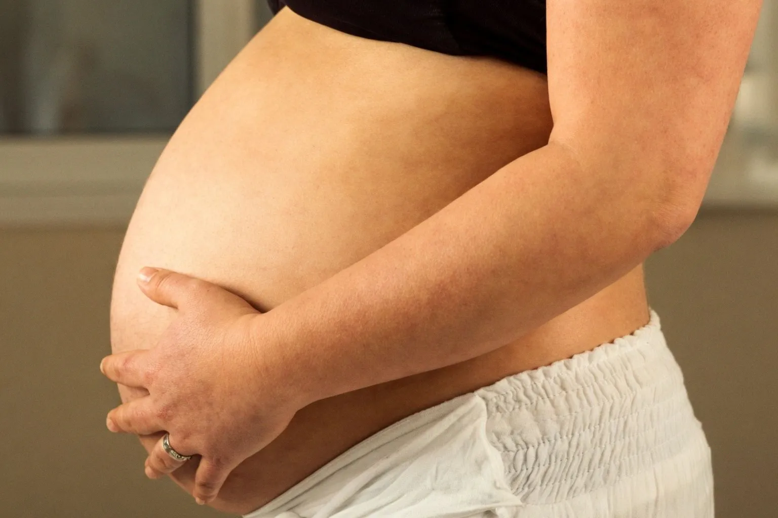 Evaluating Claims Linking Maternal Cleaning Habits to Child Development